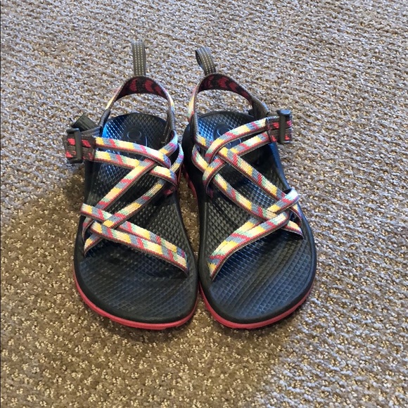 girls chacos size 2